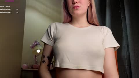 Snapshot of too_cute_blonde_girl chatting on 01.15.25 Hey hey Im Megan Pvt open. Im very glad to see you here online show from 01.15.25