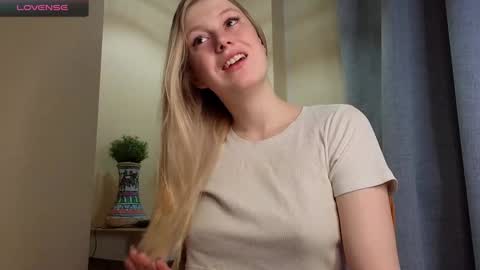 Snapshot of too_cute_blonde_girl chatting on 02.04.25 Hey hey Im Megan Pvt open. Im very glad to see you here online show from 02.04.25