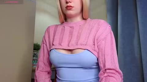 Snapshot of too_cute_blonde_girl chatting on 03.08.25 Hey hey Im Megan Pvt open. Im very glad to see you here online show from 03.08.25