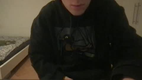 Snapshot of toohottobetrue21 chatting on 11.10.25 Max online show from 11.10.25