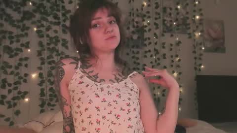 Alice and Sandra online show from 09.22.25