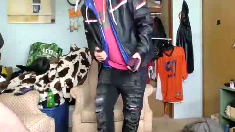 Snapshot of topdogintraining93 chatting on 11.10.25 SagMeOreduceMe online show from 11.10.25