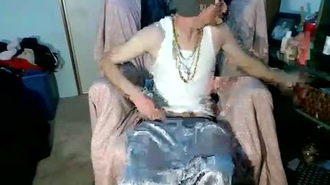 Snapshot of topdogintraining93 chatting on 11.26.25 SagMeOreduceMe online show from 11.26.25