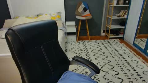 Snapshot of toplegs chatting on 02.06.26 Anda online show from 02.06.26