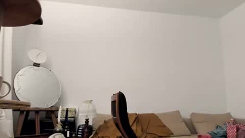 Snapshot of torcuato9 chatting on 11.19.25 Torcuato online show from 11.19.25