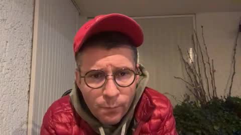 Snapshot of torcuato9 chatting on 12.20.25 Torcuato online show from 12.20.25