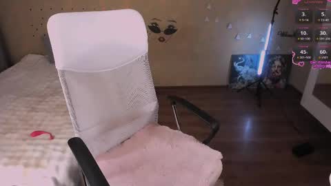 tori93_ online show from 05.17.26