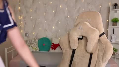 Tori online show from 04.30.26