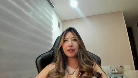 Victoria Gomez online show from 05.10.26