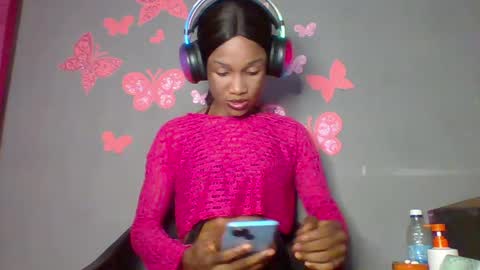 Snapshot of toriebauers chatting on 05.27.26 Aria online show from 05.27.26