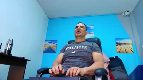 Snapshot of toro_hot chatting on 12.16.25 Toro online show from 12.16.25