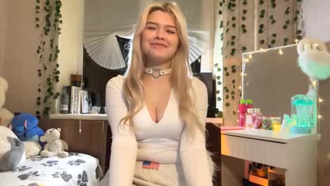 Lina online show from 11.26.25