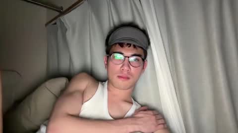 Snapshot of toshikaro0 chatting on 02.16.25 Karo online show from 02.16.25