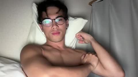 Snapshot of toshikaro0 chatting on 09.09.25 Karo online show from 09.09.25