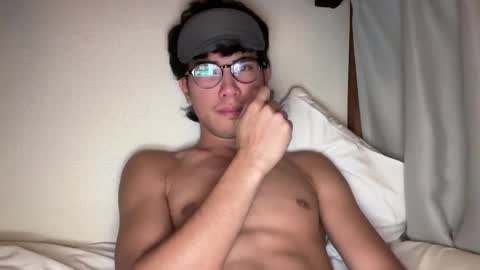 Snapshot of toshikaro0 chatting on 11.22.25 Karo online show from 11.22.25