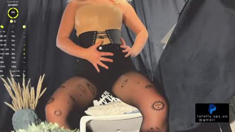 Snapshot of totally_spy chatting on 07.21.26 Madam Viktoria Vacation in Portugal 2811 - 0412 online show from 07.21.26