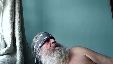 Snapshot of totallyawesome_65 chatting on 12.01.25 totallyawesome_65 online show from 12.01.25