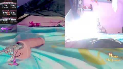 Snapshot of touk_kira chatting on 10.14.25 touk_kira online show from 10.14.25