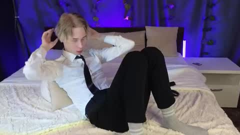 Snapshot of toxicpassion chatting on 11.25.25 Max online show from 11.25.25