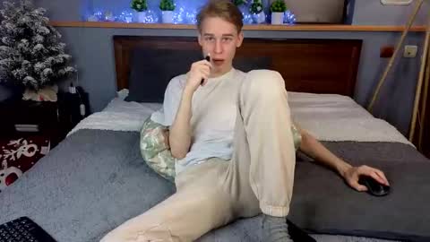 Snapshot of toxicpassion chatting on 01.08.26 Max online show from 01.08.26