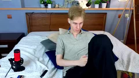 Snapshot of toxicpassion chatting on 02.21.26 Max online show from 02.21.26