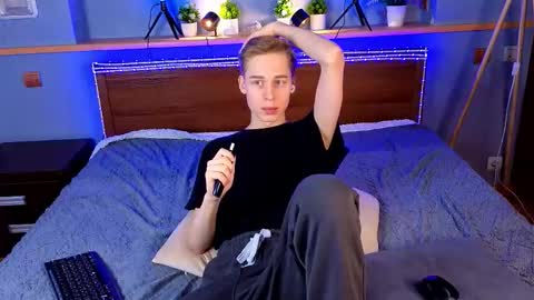 Snapshot of toxicpassion chatting on 02.27.26 Max online show from 02.27.26