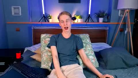 Snapshot of toxicpassion chatting on 03.14.26 Max online show from 03.14.26