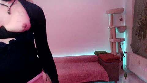 Snapshot of toyboybitchslut chatting on 01.29.25 Patrizia online show from 01.29.25