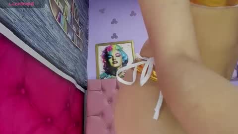 tracy_ks online show from 10.04.25