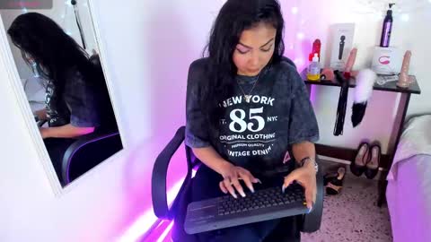 Snapshot of tracy_lambo chatting on 10.19.25 tracy online show from 10.19.25