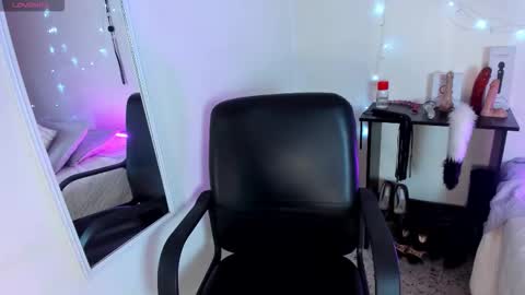 Snapshot of tracy_lambo chatting on 11.08.25 tracy online show from 11.08.25