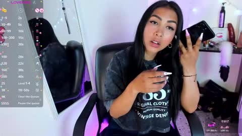 Snapshot of tracy_lambo chatting on 11.26.25 tracy online show from 11.26.25