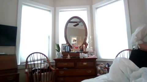 TradWifey online show from 05.09.26
