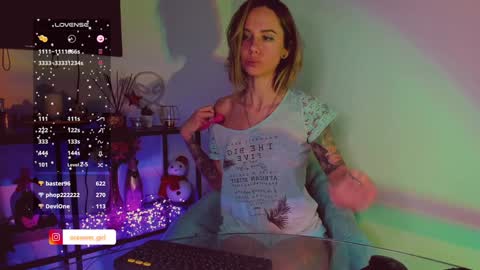 Snapshot of trafka_murafka chatting on 01.11.25 Hey my name is Kiri Kiri online show from 01.11.25