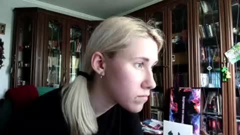 Snapshot of tranhardisty chatting on 06.12.26 Lesly online show from 06.12.26