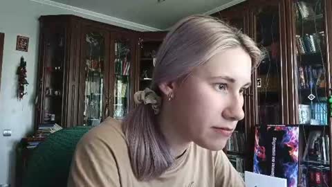 Snapshot of tranhardisty chatting on 06.20.26 Lesly online show from 06.20.26