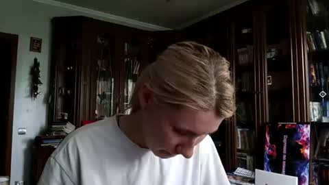 Snapshot of tranhardisty chatting on 06.29.26 Lesly online show from 06.29.26