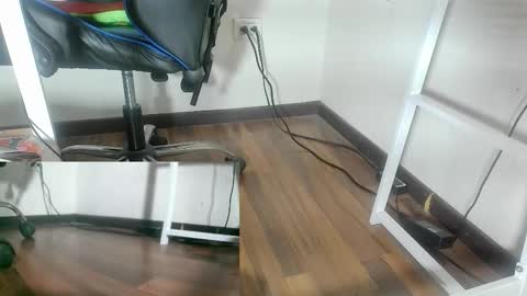 Snapshot of trans_selena chatting on 10.13.25 Sexy Selena 1203 online show from 10.13.25