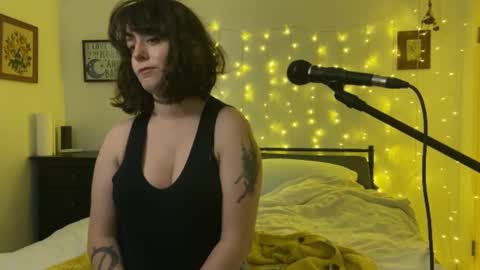 Snapshot of transcumchalice chatting on 11.11.25 Mercy online show from 11.11.25