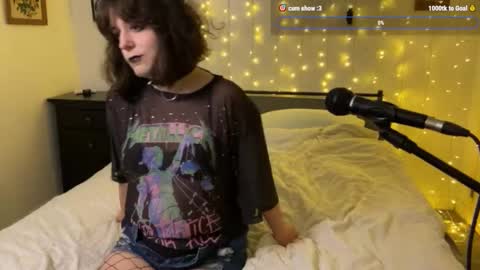 Snapshot of transcumchalice chatting on 11.19.25 Mercy online show from 11.19.25