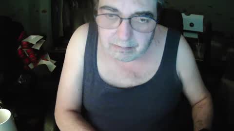 Snapshot of transmtfhello chatting on 03.07.25 Peter online show from 03.07.25