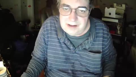 Snapshot of transmtfhello chatting on 01.06.26 Peter online show from 01.06.26