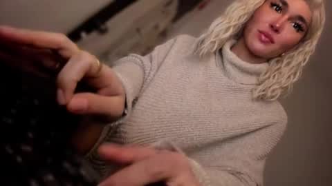 ALMIGHTY GODDESS VALENTINA online show from 11.17.25