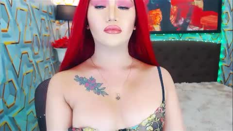 Snapshot of transplayfullolivia chatting on 12.16.24 KYLIE BELLA  TS online show from 12.16.24