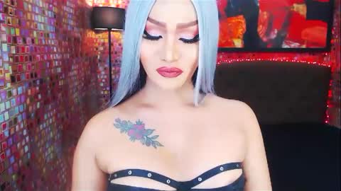 Snapshot of transplayfullolivia chatting on 02.08.25 KYLIE BELLA  TS online show from 02.08.25