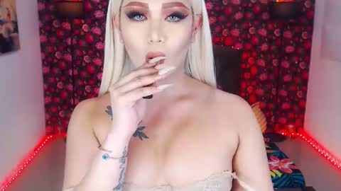 KYLIE BELLA  TS online show from 04.18.26