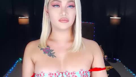 KYLIE BELLA  TS online show from 05.25.26