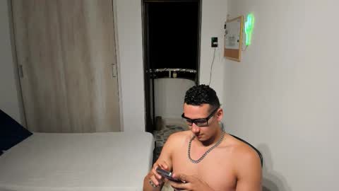 travis bakerr online show from 02.17.26