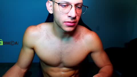 TRAVIS. online show from 12.12.24