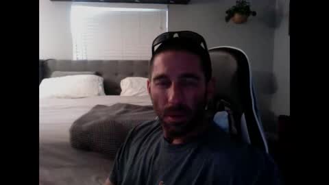 Snapshot of traviskenn chatting on 12.08.24 TravisKenn online show from 12.08.24